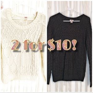 Mossimo 2 women’s sweaters. White M & gray S